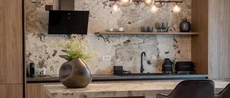 Appartement, 1 trÚs grand lit et 1 canapé-lit, vue sur la ville | Cuisine privée