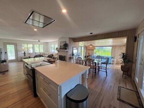 Interior - 864 Sabal Court - Beautiful Marsh Views (Fripp Island)