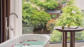Luxury Double Room, Hill View | Interior