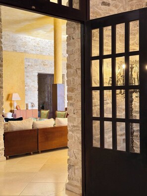 Villa, 5 Bedrooms, Smoking, Private Pool | Bahagian dalam