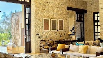 Villa, 5 Bedrooms, Smoking, Private Pool | Living room