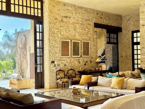 Villa, 5 Bedrooms, Smoking, Private Pool | Ruang tamu