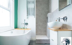 Handtücher, Seife, Toilettenpapier
