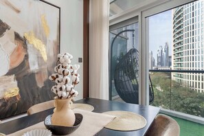 Dining - Luxury 2BR in Downtown Dubai, Near Burj Khalifa (Downtown)
