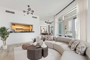TV, offices - Luxury 2BR in Downtown Dubai, Near Burj Khalifa (Downtown)