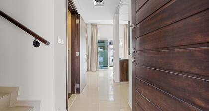 Elegant 3BR Villa Retreat w Private Backyard