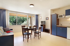 Interior - Terrasse ! Studio Abordable, Navettes Gratuites (VALLON-PONT-D’ARC)