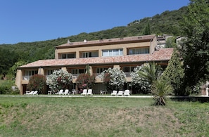 Exterior - Terrasse ! Studio Abordable, Navettes Gratuites (VALLON-PONT-D’ARC)
