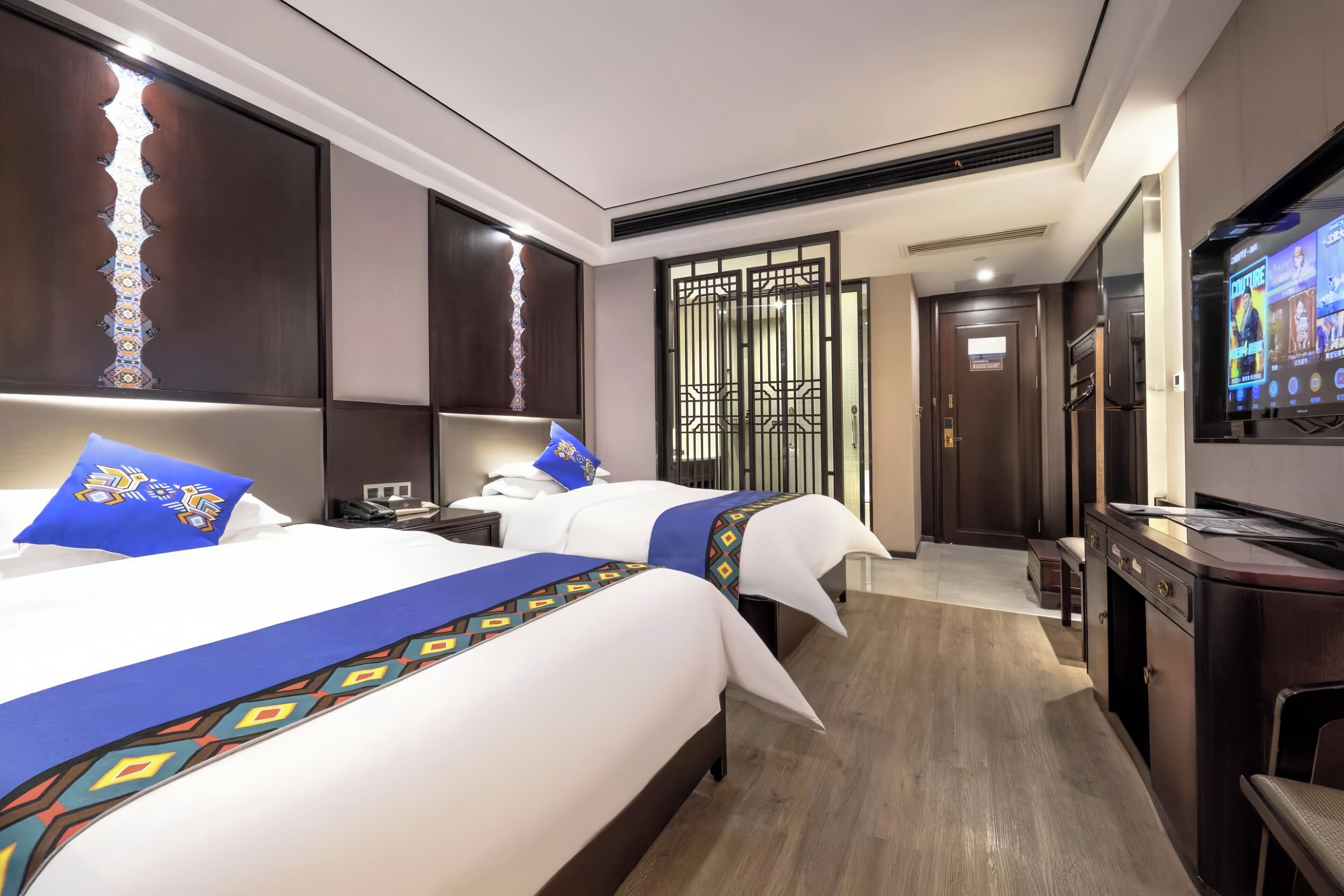 Superior Twin Room, City View