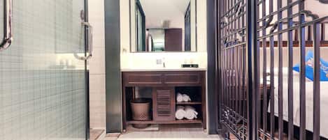 Bathroom sink