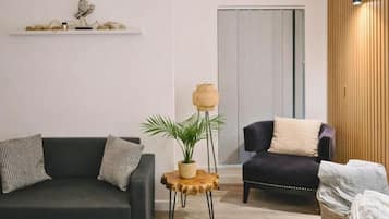 Condo, Non Smoking, City View | Living area