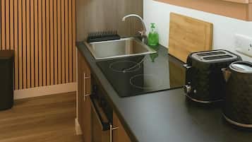 Condo, Non Smoking, City View | Private kitchen