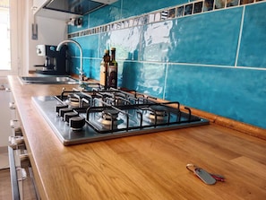 Fridge, oven, stovetop, coffee/tea maker - Casa Blu • Thermal Relax in the Center • Free Wi-Fi • 15 min. to the sea (Venturina Terme)