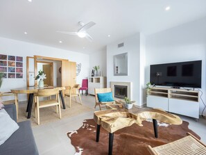 TV, fireplace - Pura Vida Flat - Spacious 2BR • Big Terrace • Walk to Marina, Beach & Town (Lagos)