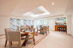 Restaurant - Golden Sands 5 Hotel Apartment (Dubai)