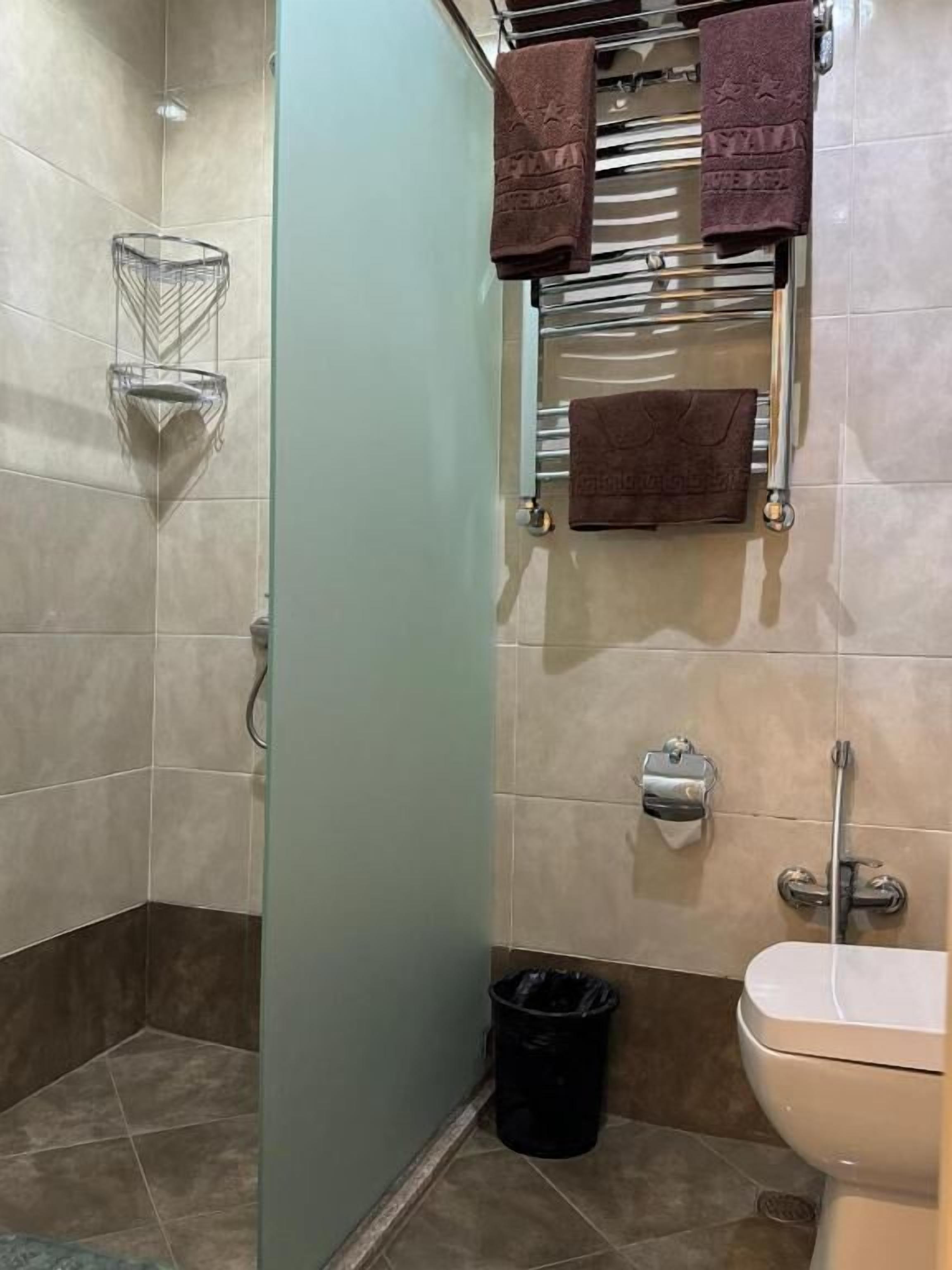 Standard Double Room, Balcony, City View | Bathroom