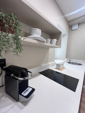 Fridge, microwave, stovetop, coffee/tea maker - Self-Catering Studio with Murphy Bed | Town Centre (Westport)