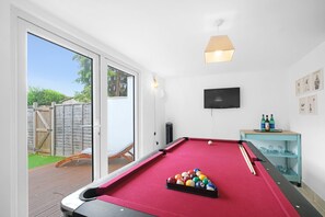 Interior - Stylish 4 Bedroom, 2.5-Bath Home in Borehamwood (Borehamwood)
