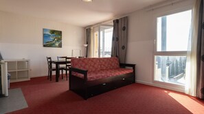 TV - Charming apartment for 4 people near shops (Grasse)