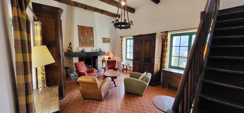 In a quiet, green setting, pretty Provencal country house