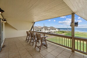 Property grounds - Beachfront | Sleeps 34 | Hot Tub, Tiki Bar & Pickleball Court (Crystal Beach)