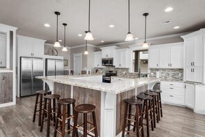 Fridge, microwave, oven, stovetop - Beachfront | 6BR | Sleeps 33 | Hot Tub | Pickleball (Crystal Beach)