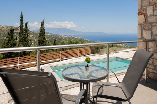 Royal Majestic Residences with Pool & Sea View