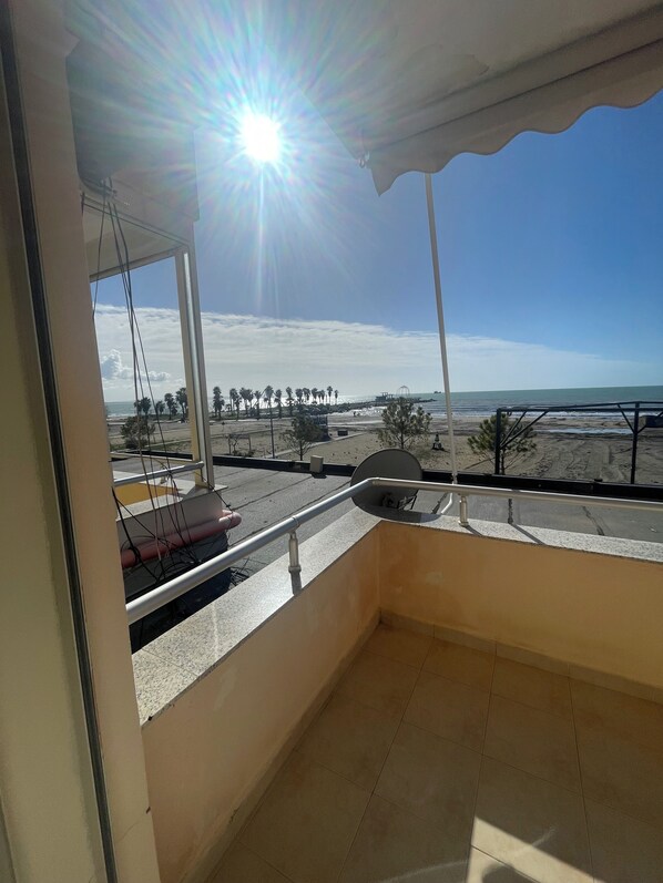 Property grounds - Cozy 1-bedroom apartment in marvelous Durrës with AC and gym access (Durrës)