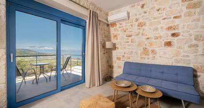 Royal Majestic Residences with Pool & Sea View