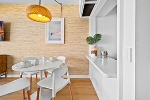 Dining - The Beach Bungalow | Ocean Front (San Diego)