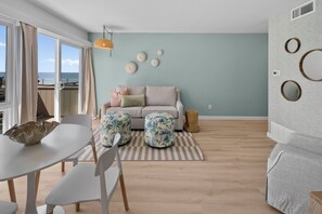TV - Seabreeze - Ocean Front (San Diego)