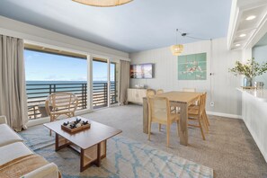 Dining - The Sandbar - Ocean Front (San Diego)