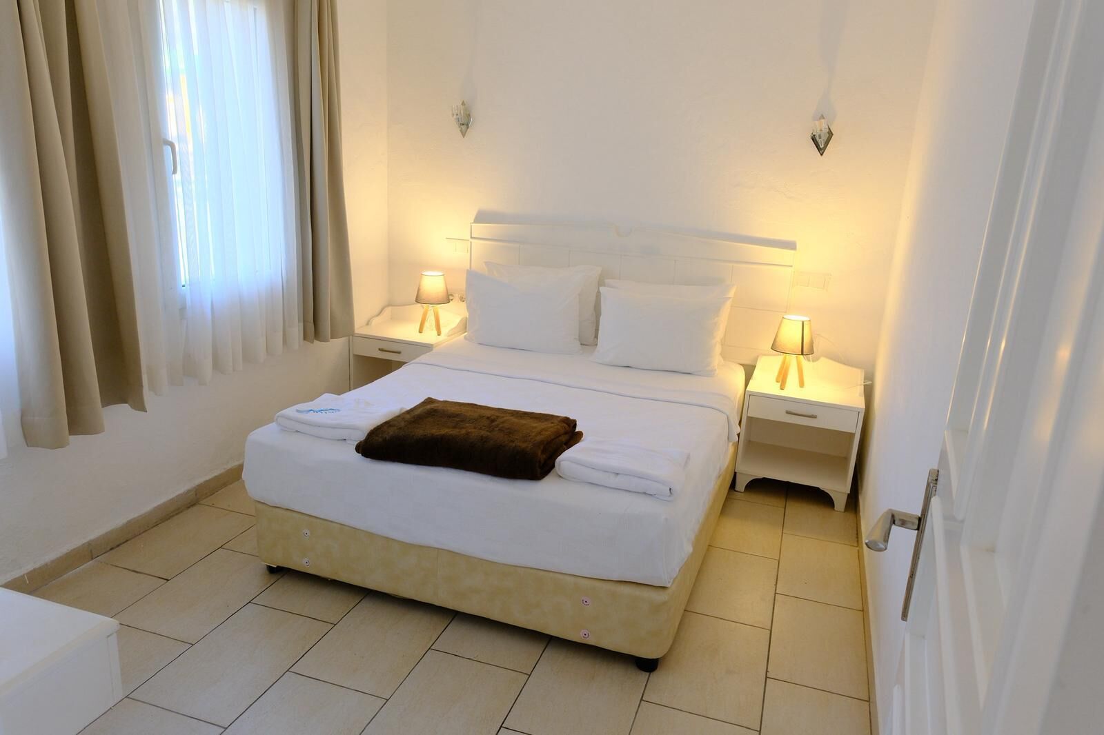 Standard-Apartment, Balkon, Poolblick