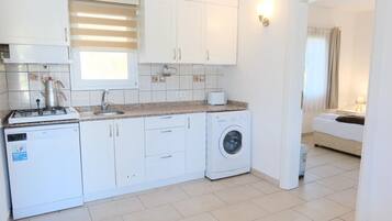 Apartament familiar, vistes a la piscina | Interior