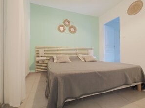 1 bedroom, iron/ironing board, free WiFi, bed sheets - Charming T2 between the Verdon lakes and Gréoux (Allemagne-en-Provence)