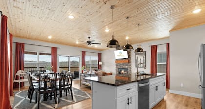 The Roost Hot Tub, Fire Pit