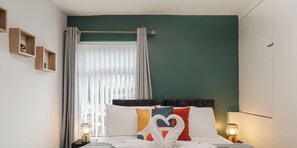 2 chambres, fer et planche à repasser, Wi-Fi, draps fournis