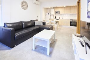 TV - Santa Rosa Madrid 303 by Escape Home (Madrid)