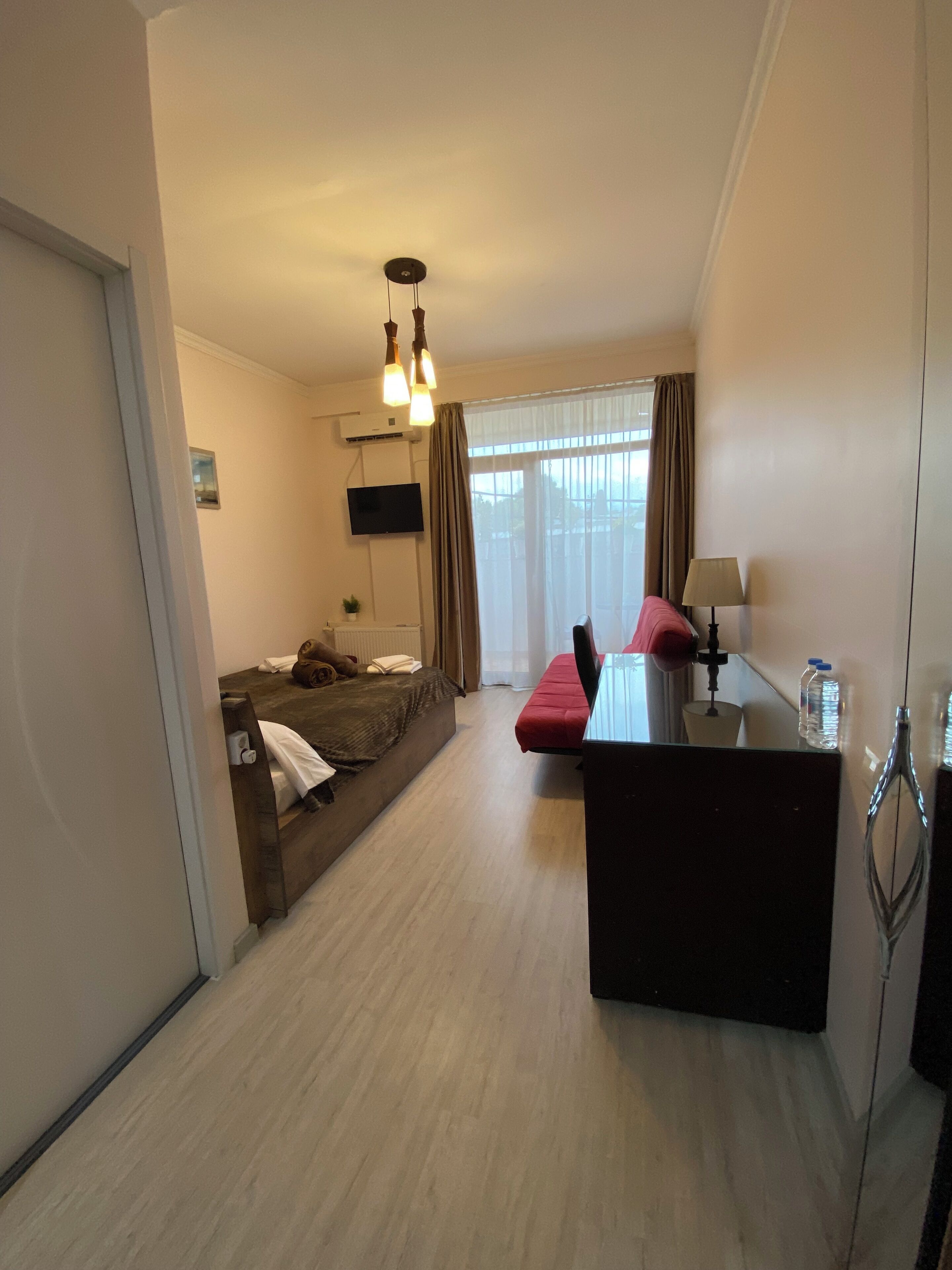 Deluxe Quadruple Room, City View