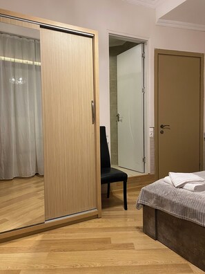 Standard Double Room, City View | Blackout drapes, iron/ironing board, free WiFi - Siqvaruli (Tbilisi)