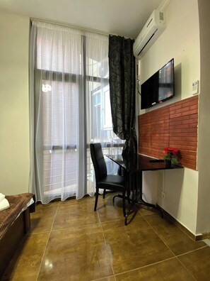 Economy Double Room, Balcony | Interior - Siqvaruli (Tbilisi)