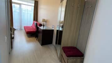 Deluxe Quadruple Room, City View | Interior