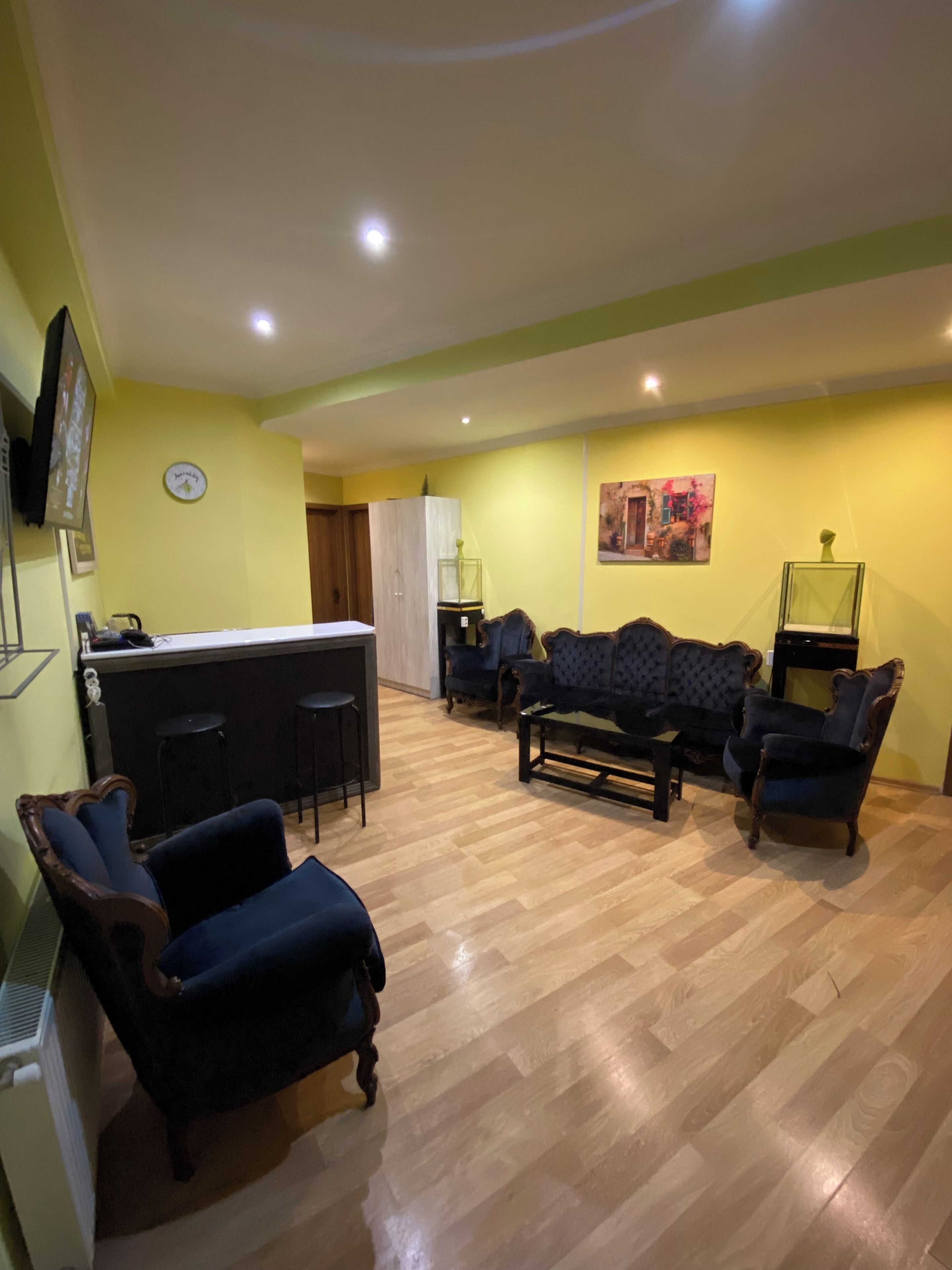 Deluxe Apartment, Balcony, City View | Lobby