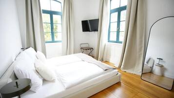 Schallisolierte Zimmer, kostenloses WLAN, Bettwäsche