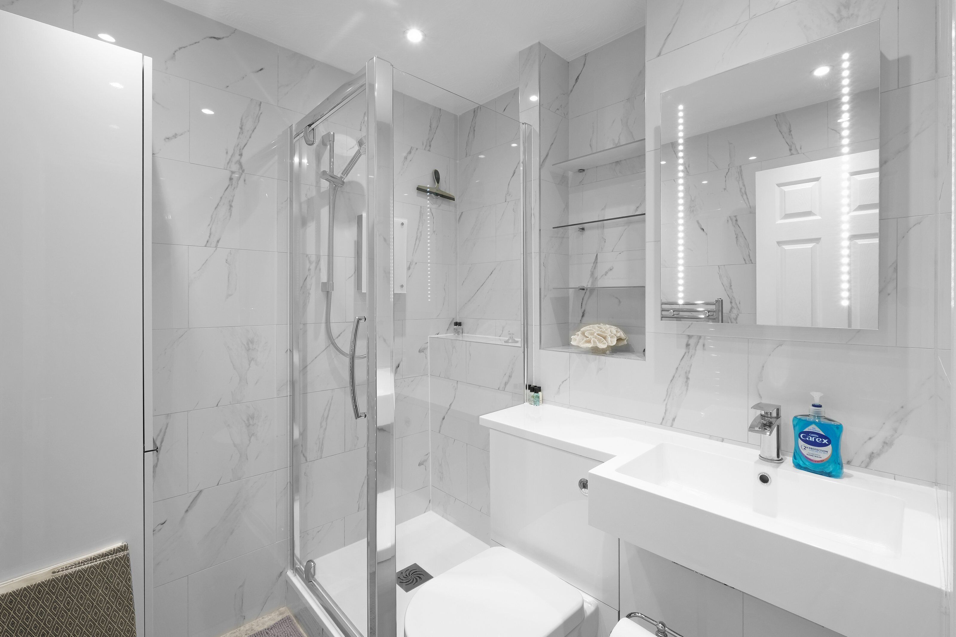 Standard Apartment | Bathroom
