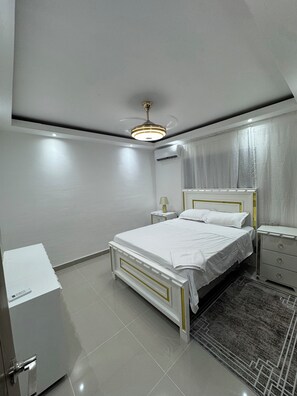 3 habitaciones, tabla de planchar con plancha y wifi gratis 