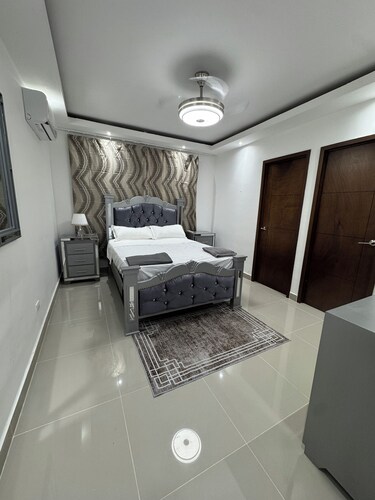 Apartment 10 minutes from Las Americas International Airport and the beach.