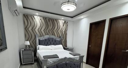Apartment 10 minutes from Las Americas International Airport and the beach.