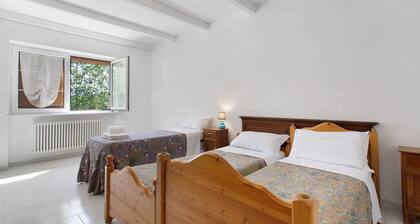 'Standard Two-Room Apartment' with Mountain View, Shared Terrace and Wi-Fi