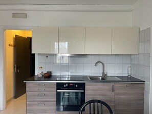 Kühlschrank, Ofen, Herdplatte, Geschirrspüler